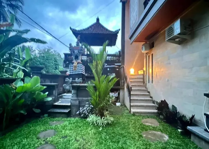 アパート Rare House